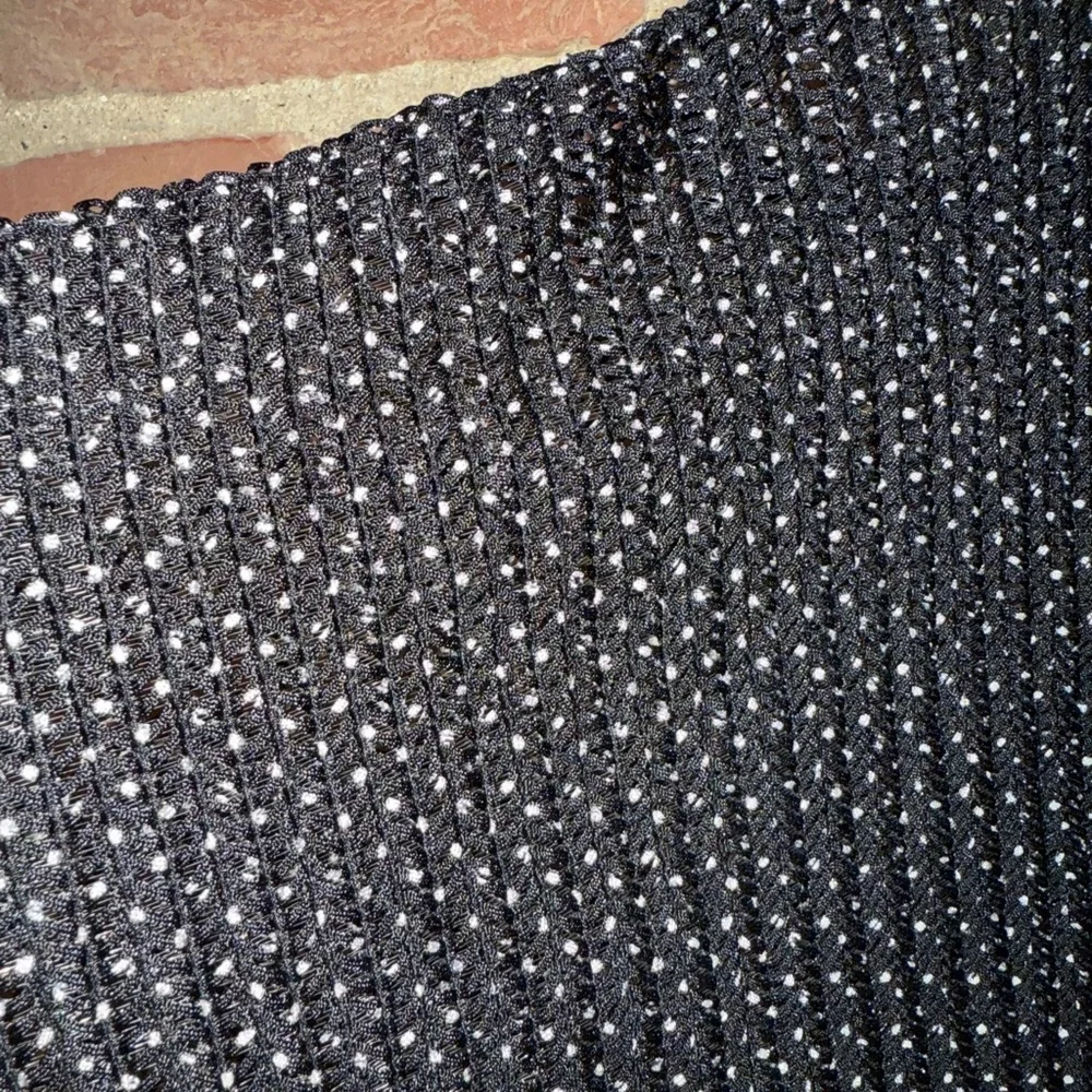 Chic Vinatge Black and‎ White Mesh top